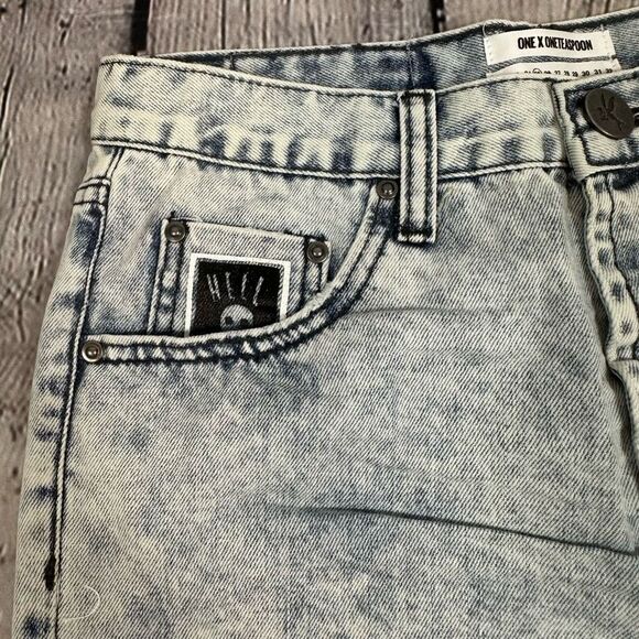 One Teaspoon Outlaws Denim Shorts Mid Length Low Waist Button Fly Rocky Acid 25 - Picture 5 of 16